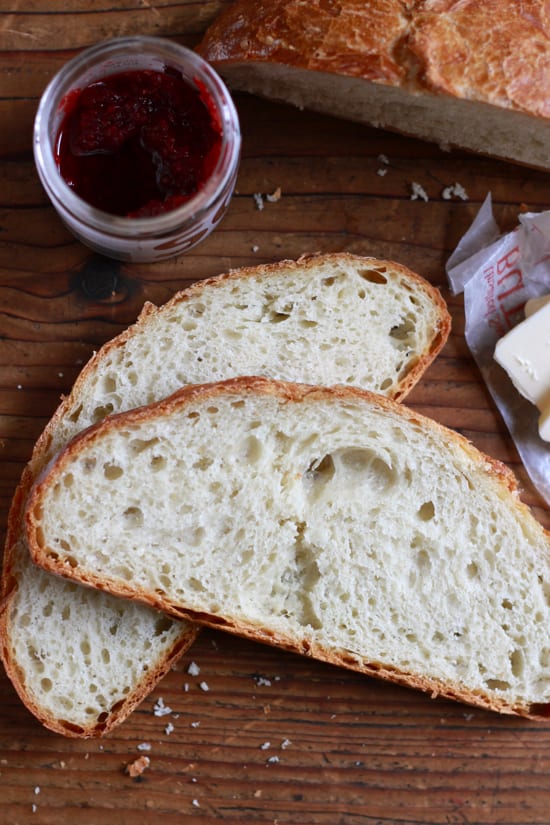 Jim Lahey's No-Knead Artisan Bread | theclevercarrot.com