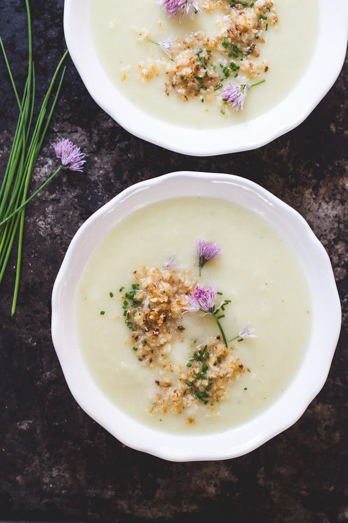 the secret to simple cauliflower soup | theclevercarrot.com