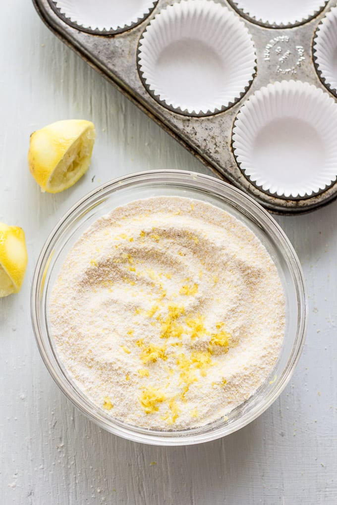 lemon poppy seed cornmeal muffins | theclevercarrot.com