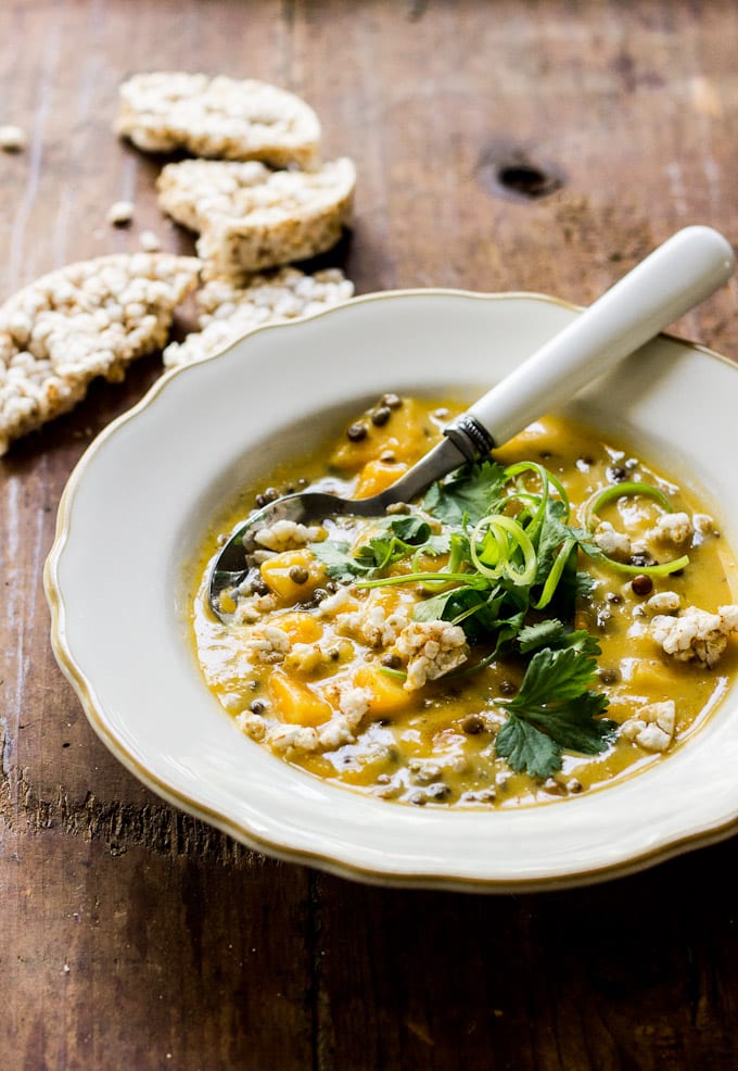 thai pumpkin soup with tangled scallions + crispy rice cake croutons | theclevercarrot.com