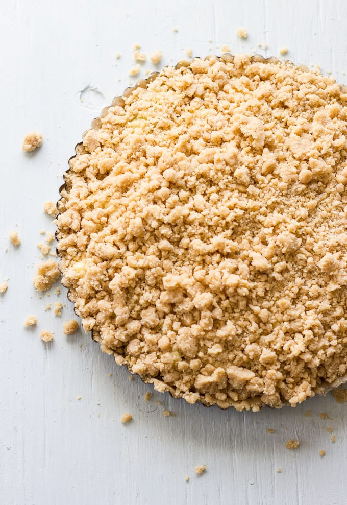 crust + crumble apple pie | theclevercarrot.com
