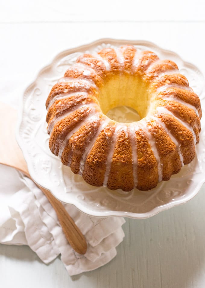 french cruller bundt cake + a $200 giveaway! | theclevercarrot.com