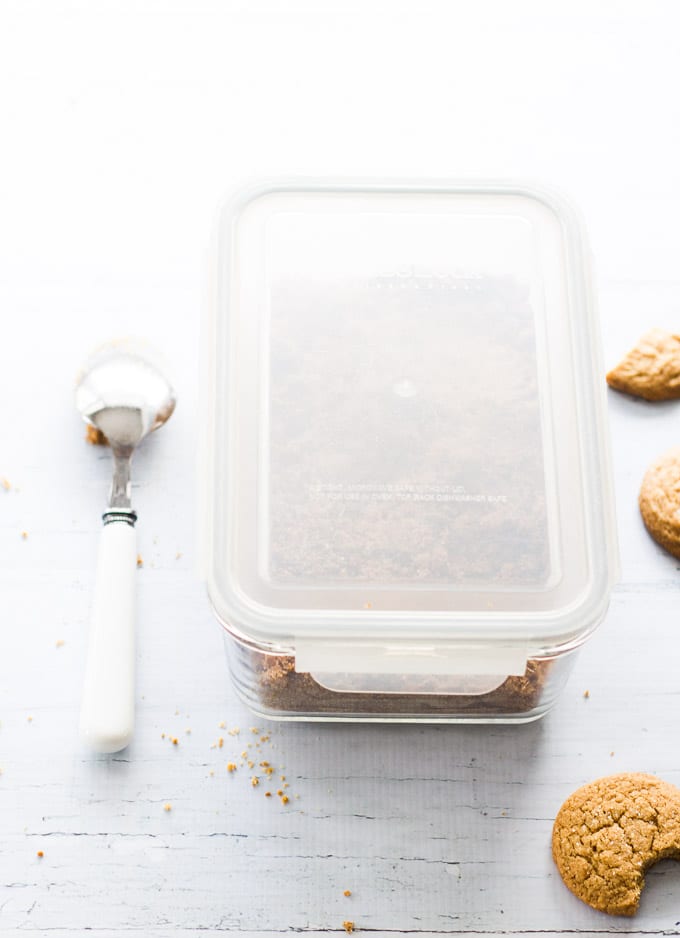 how to soften brown sugar {without bread, apple slices, or marshmallows} | theclevercarrot.com