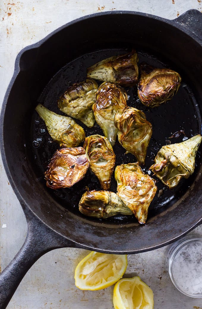 roasted baby artichokes with black pepper-lemon vinaigrette for dunking | theclevercarrot.com