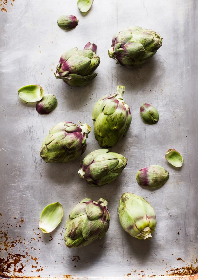 roasted baby artichokes with black pepper-lemon vinaigrette for dunking | theclevercarrot.com