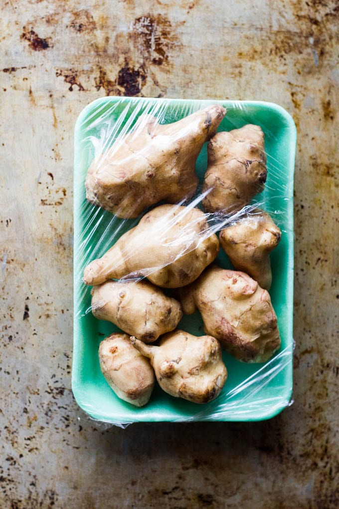 crispy sunchoke chips with lemon-rosemary salt | theclevercarrot.com