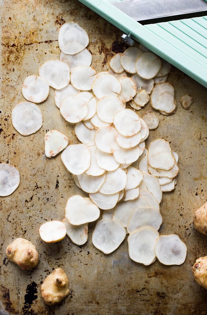 crispy sunchoke chips with lemon-rosemary salt | theclevercarrot.com