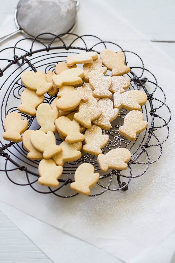 winter shortbread | theclevercarrot.com