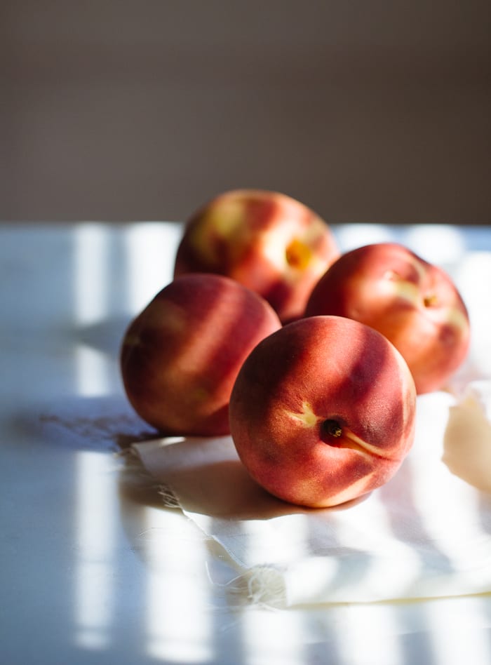 5 minute white peach margaritas | theclevercarrot.com