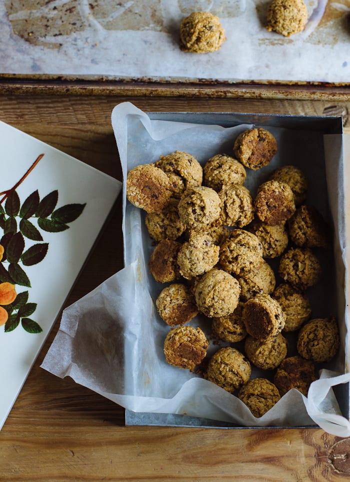 busy morning breakfast cookies | theclevercarrot.com