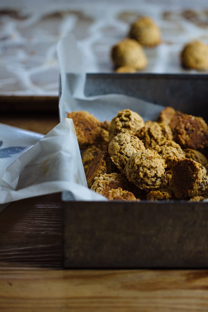 busy morning breakfast cookies | theclevercarrot.com