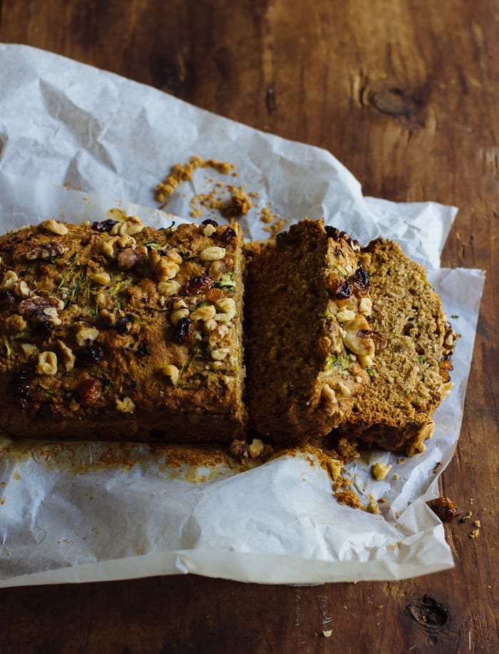 whole grain zucchini bread with honey & walnuts | theclevercarrot.com