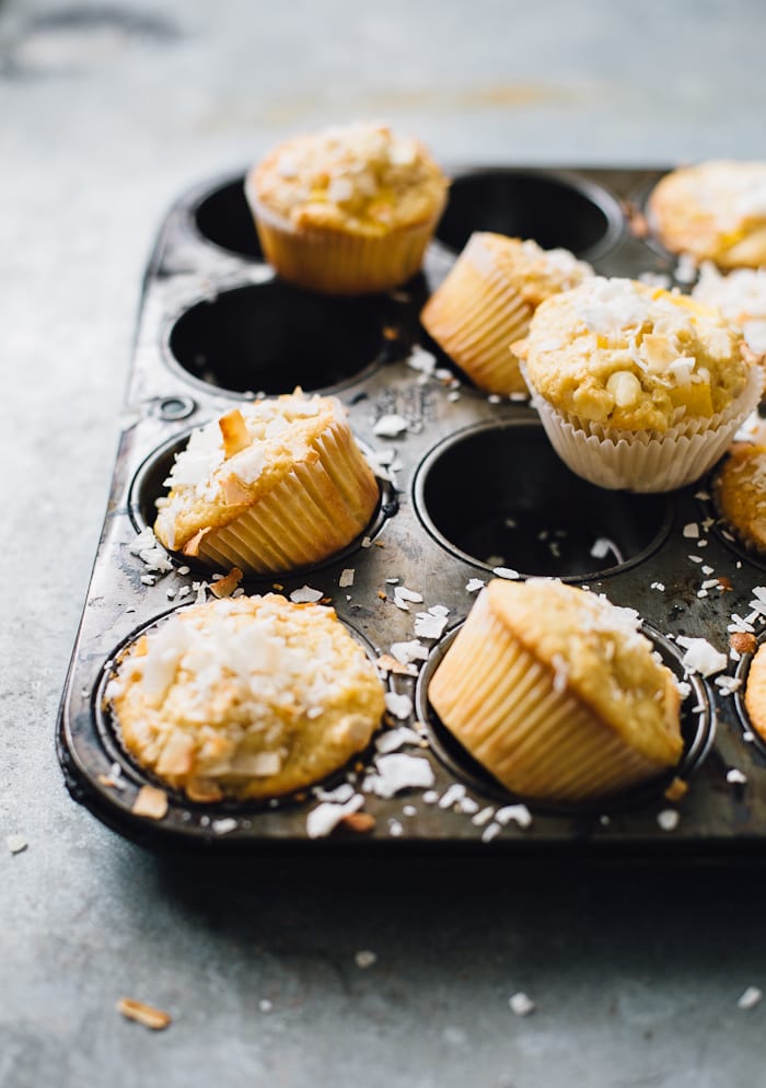 coconut mango muffins | theclevercarrot.com