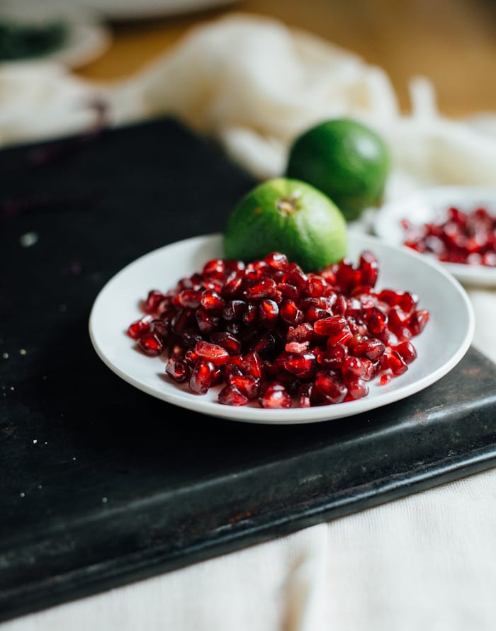 pack and go lunch: tangled red cabbage salad | theclevercarrot.com