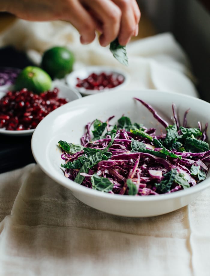 pack and go lunch: tangled red cabbage salad | theclevercarrot.com