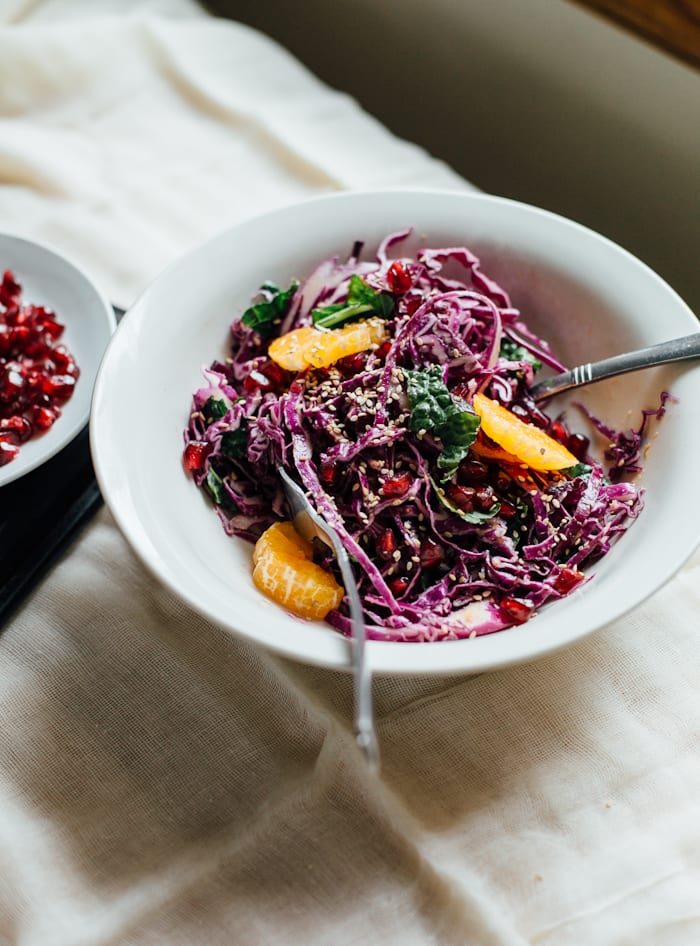 pack and go lunch: tangled red cabbage salad | theclevercarrot.com