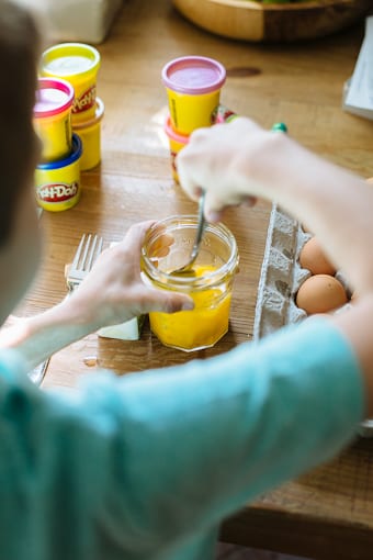 mixing eggs | theclevercarrot.com