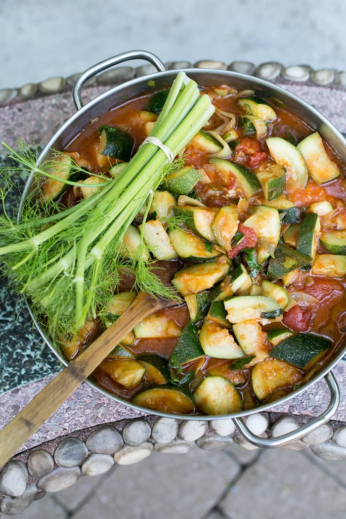 tomato basil zucchini | theclevercarrot.com