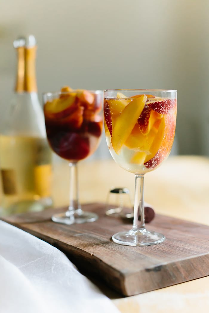 peaches in wine glasses, 2 ways | theclevercarrot.com