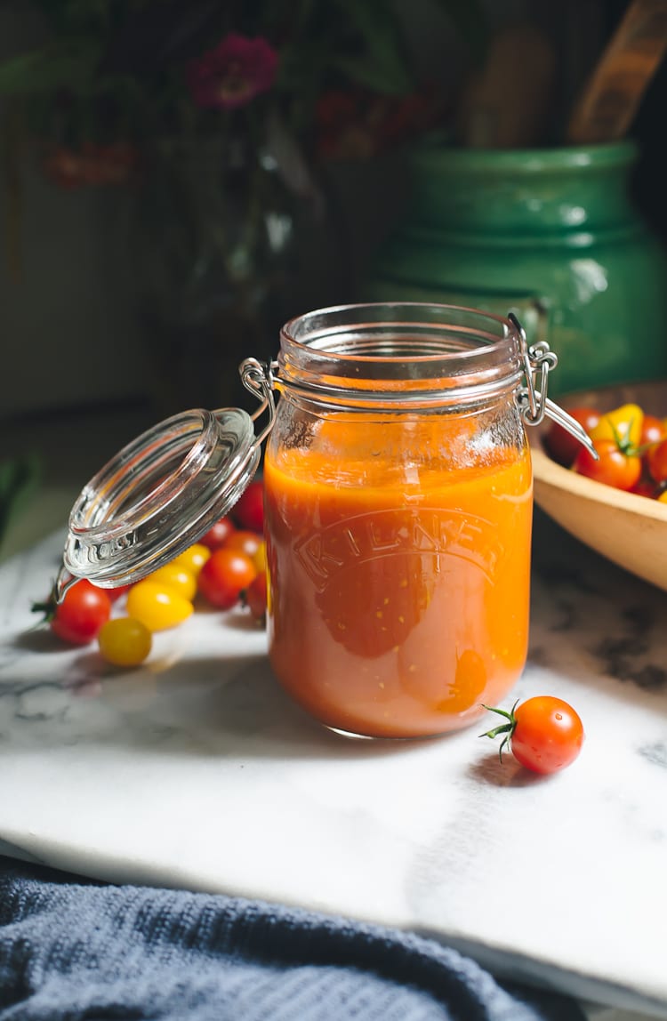 Homemade tomato sauce with onion and butter