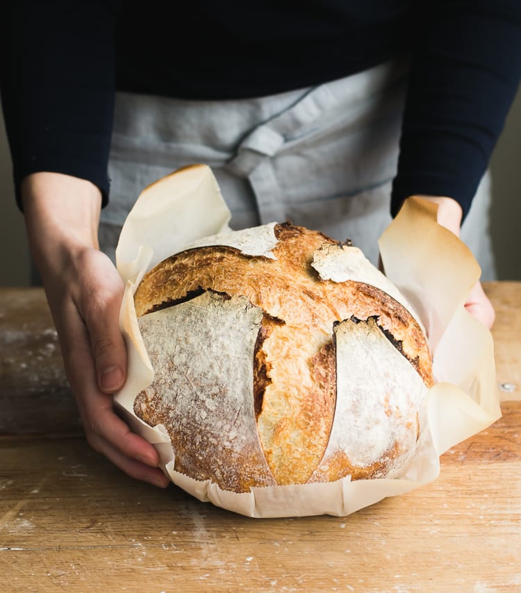 Learn how to make easy sourdough bread with the step-by-step recipes in Artisan Sourdough Made Simple | theclevercarrot.com