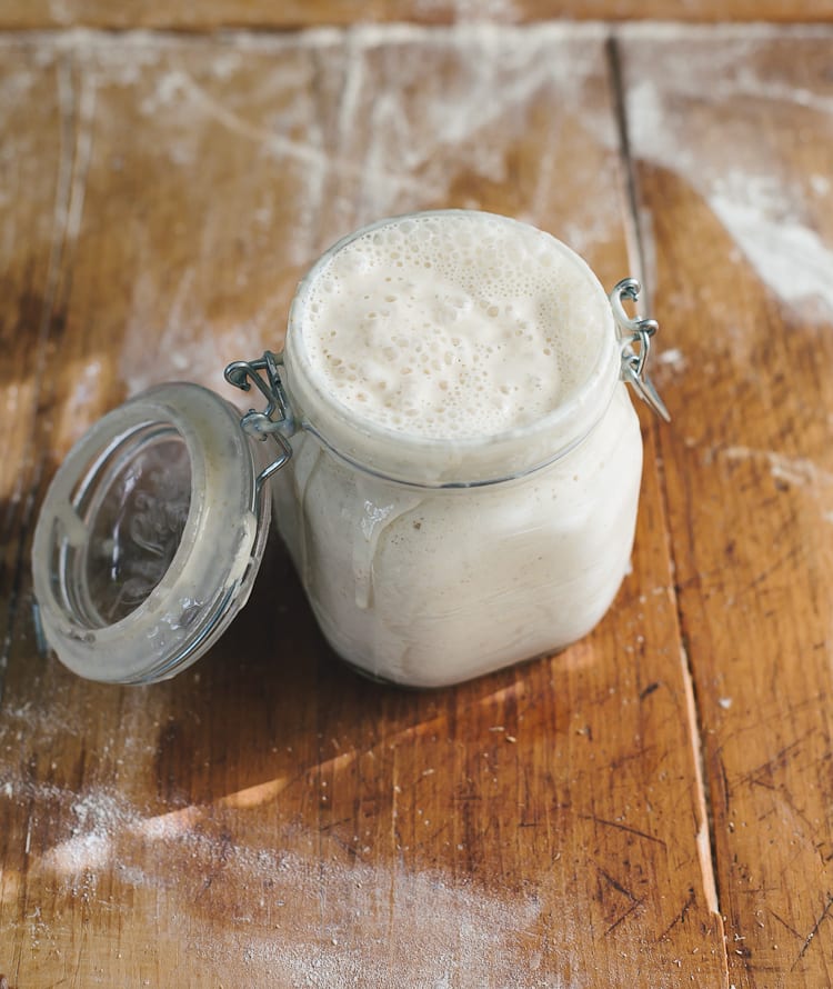 https://www.theclevercarrot.com/wp-content/uploads/2018/01/Sourdough-Starter.jpg