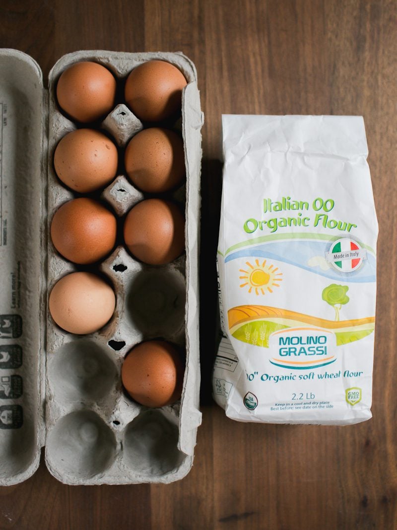 Brown eggs in a carton and Tipo 00 flour