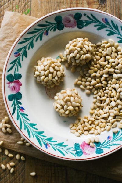 Pignoli cookies