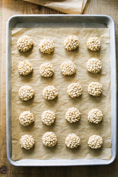 Pignoli cookies